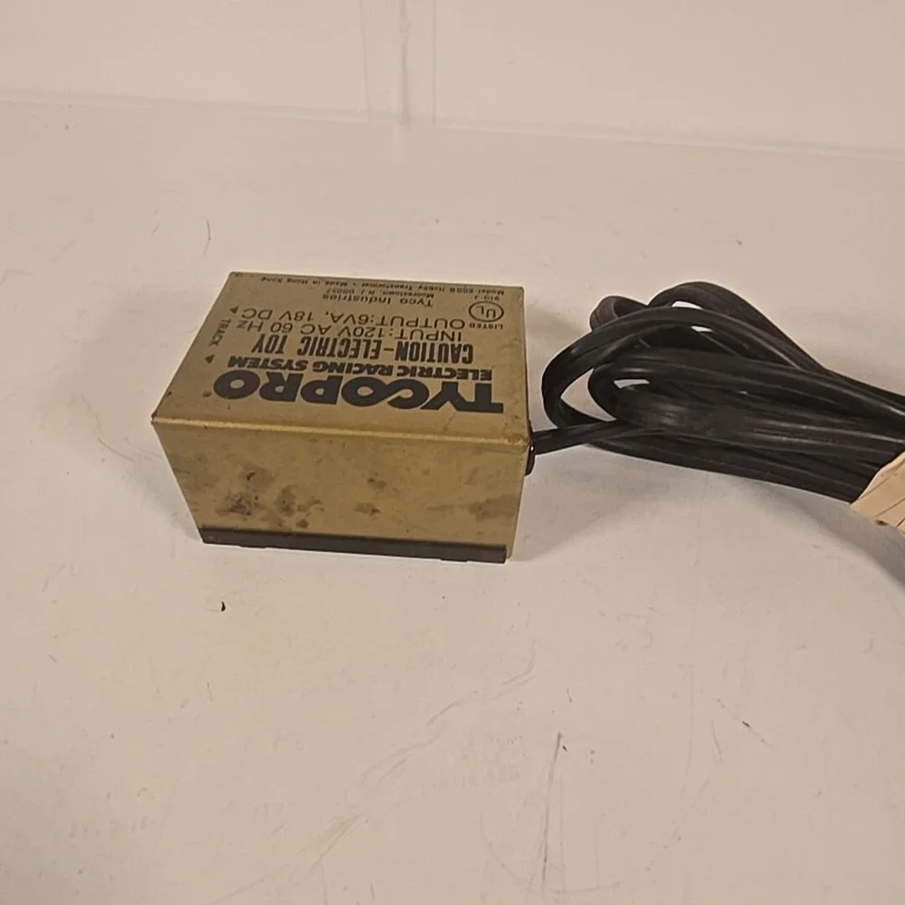 Tyco Pro Electric Racing System‎ Transformer Model 608B 18VDC 6VA Power Pack